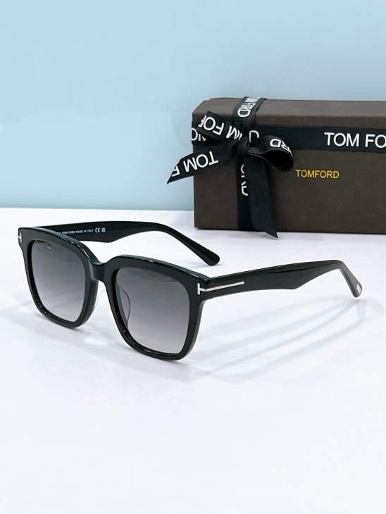 Picture of Tom Ford Sunglasses _SKUfw79566637fw